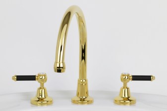 Photo_ RL4718 in Antique Brass (AB) finish with Matte Black Colour Lever Insert Upgrade (LCNS)